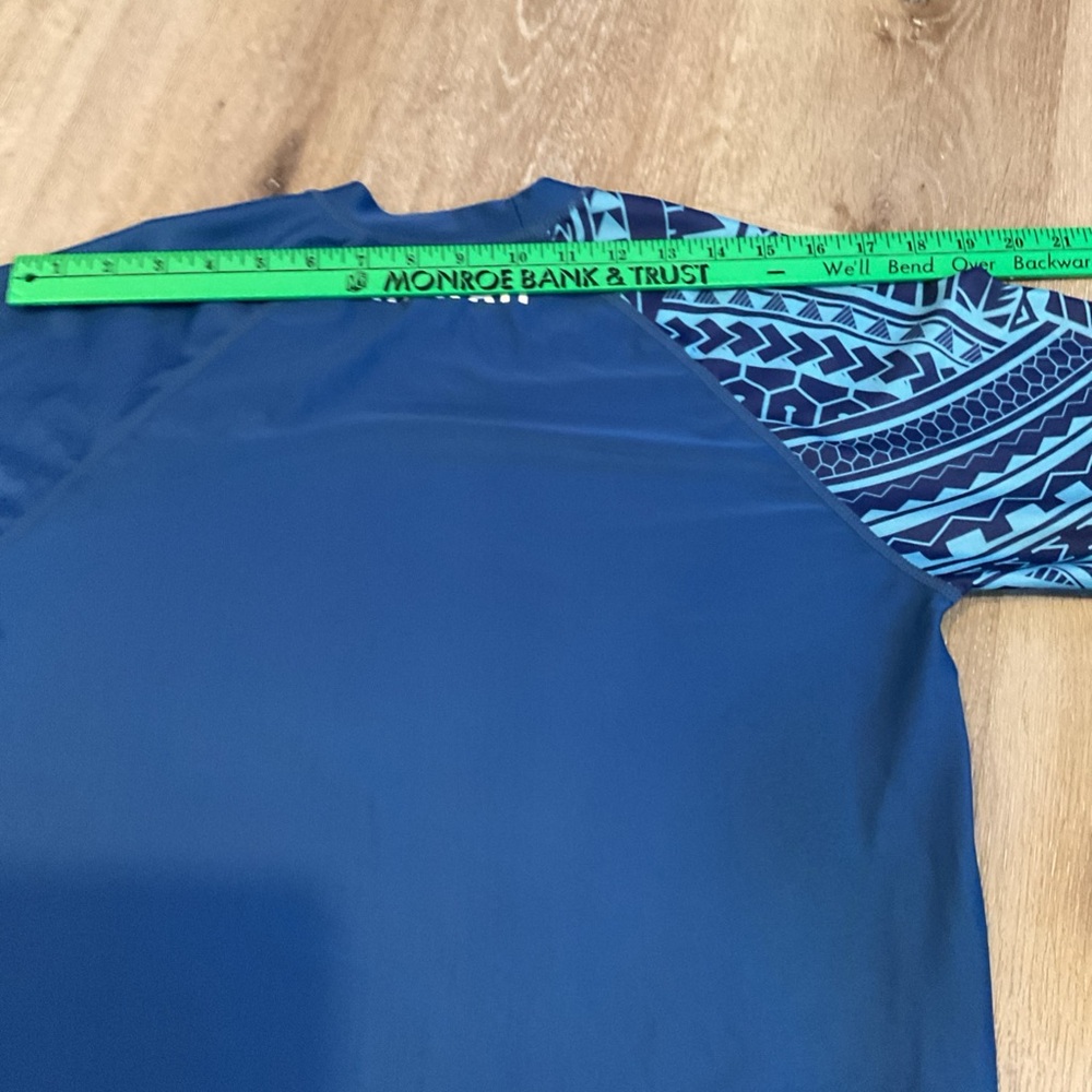 Hawaii Lea - Blue Long Sleeve Rash Guard with Tribal Print - Ladies Size Small - Picture 7 of 13